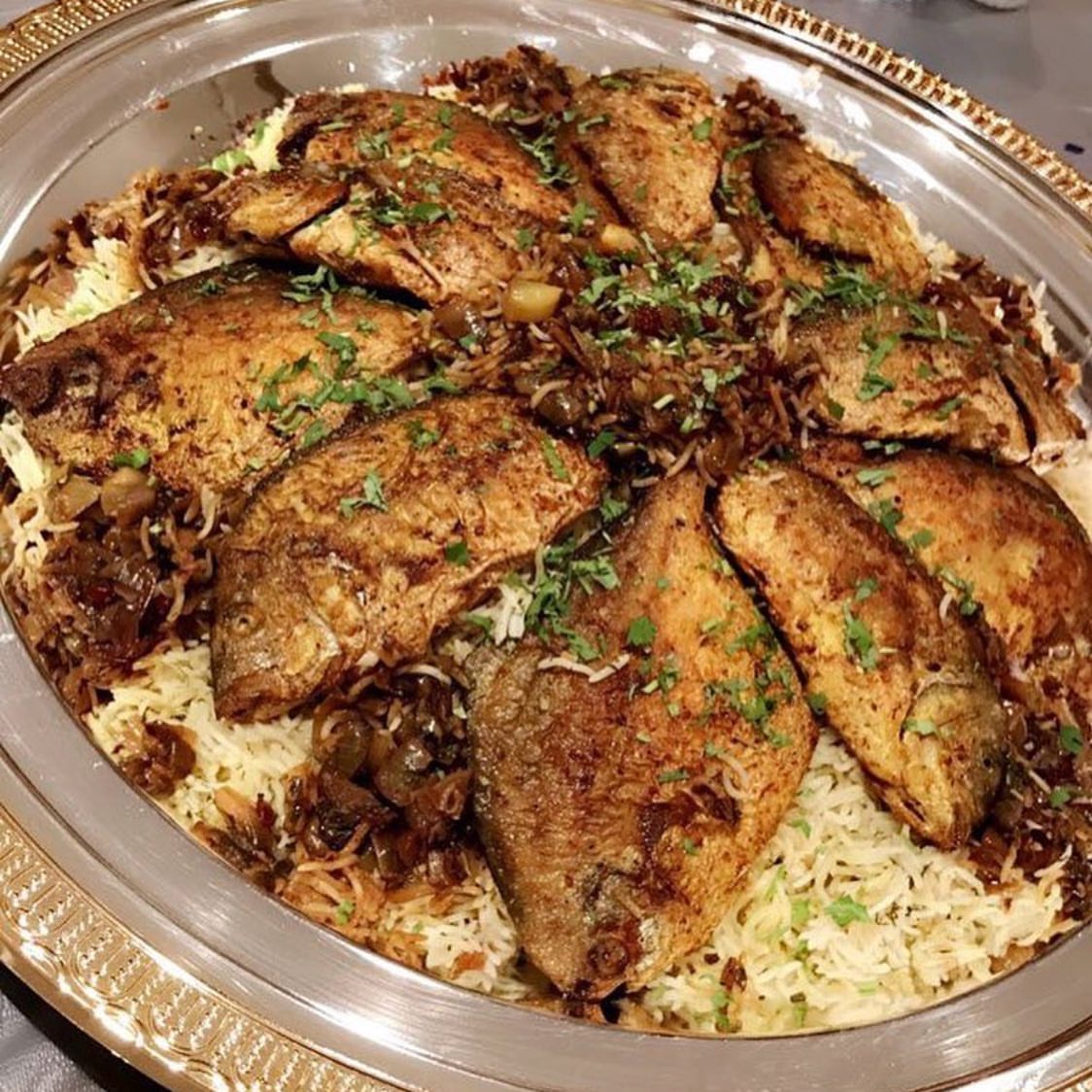 الكسر اللي بداخلك ممكن يجبره السمك مو شرط بشر #شرمبشاك#سمك_مشوي #سمك_مقلي #سمك_الرياض #اسم