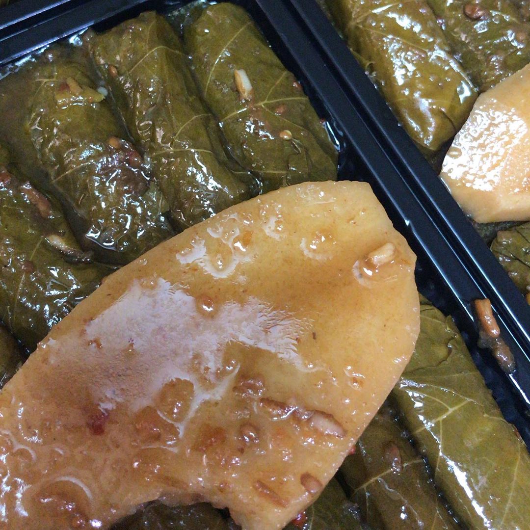 بكرى راح يكون متوفر ورق العنب للي حاب يحجز♥️