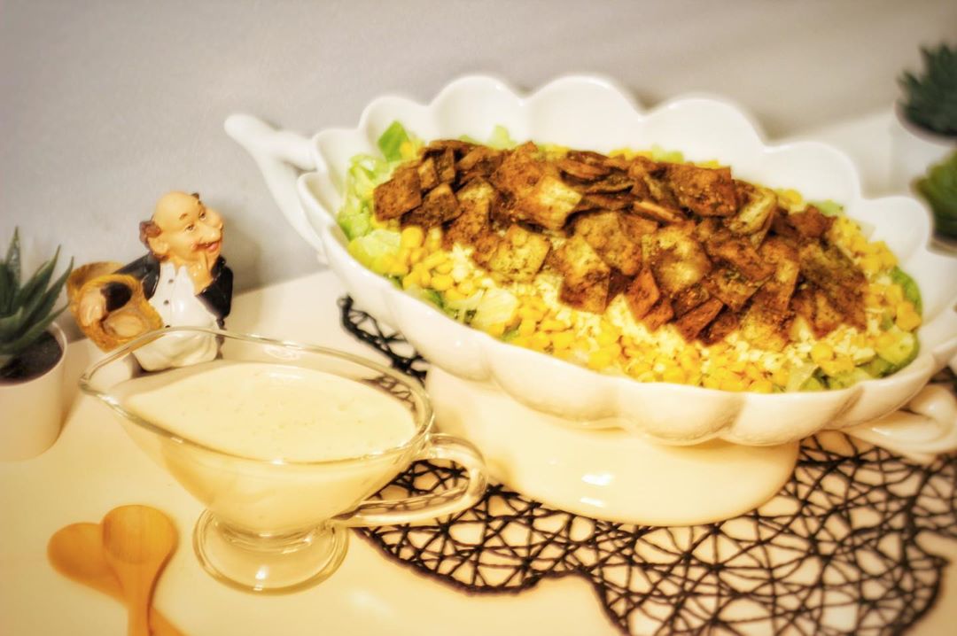 سلطة السيزر بالخلطة المميزة #سلطة #كيكة #كيك #معجنات #حلا #حلويات #سلطاتي #السعودية #الريا