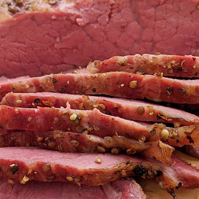Tri tip pastrami . . . #خليك_بالبيت #برجر_لحم #لحم #جدة #burger #corona ‏#smokedbrisket #j