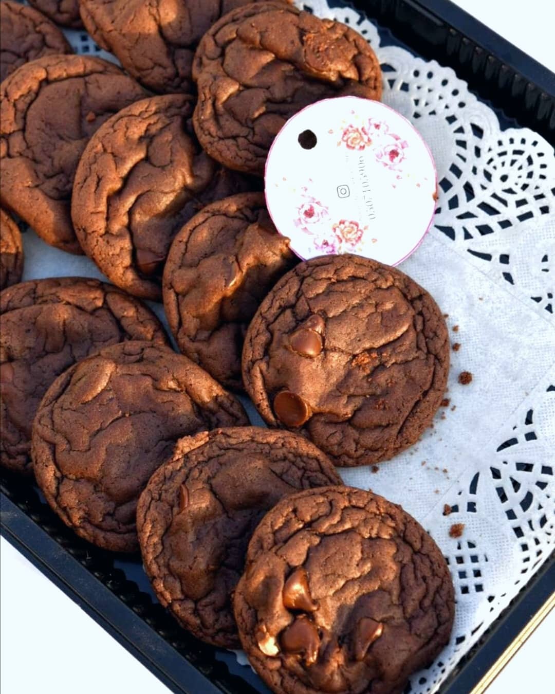 الآن تتوفر لدينا كميات مختلفة من الكوكيز متوفرة للطلب تم توفيرها بناء على طلبكم♥️✨ . بوكس