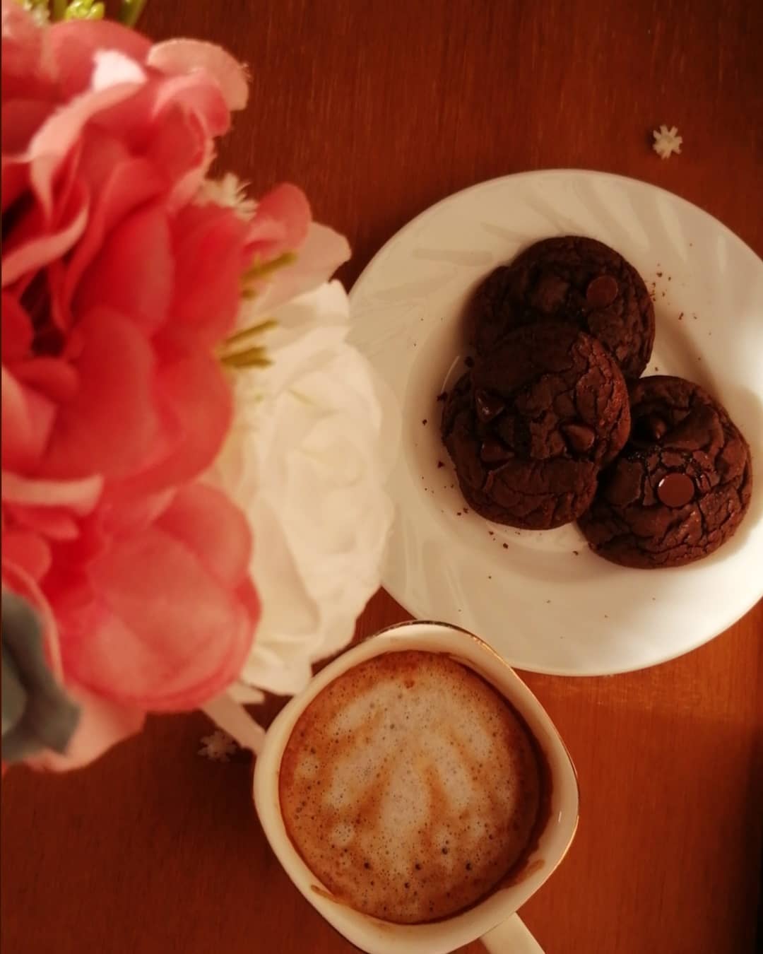 الآن تتوفر لدينا كميات مختلفة من الكوكيز متوفرة للطلب تم توفيرها بناء على طلبكم♥️✨ . بوكس