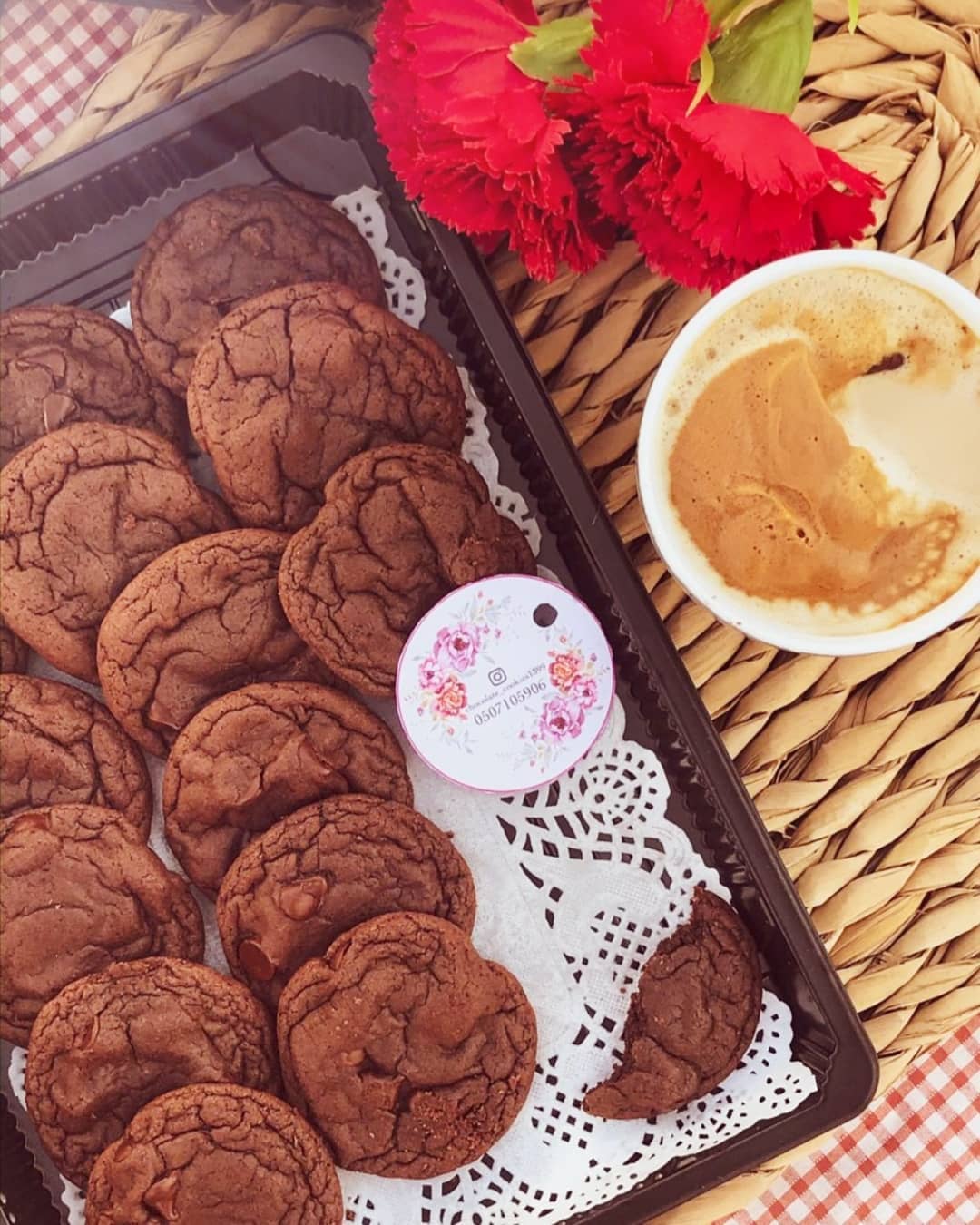 . الآن تتوفر لدينا كميات مختلفة من الكوكيز متوفرة للطلب تم توفيرها بناء على طلبكم♥️✨ . بو