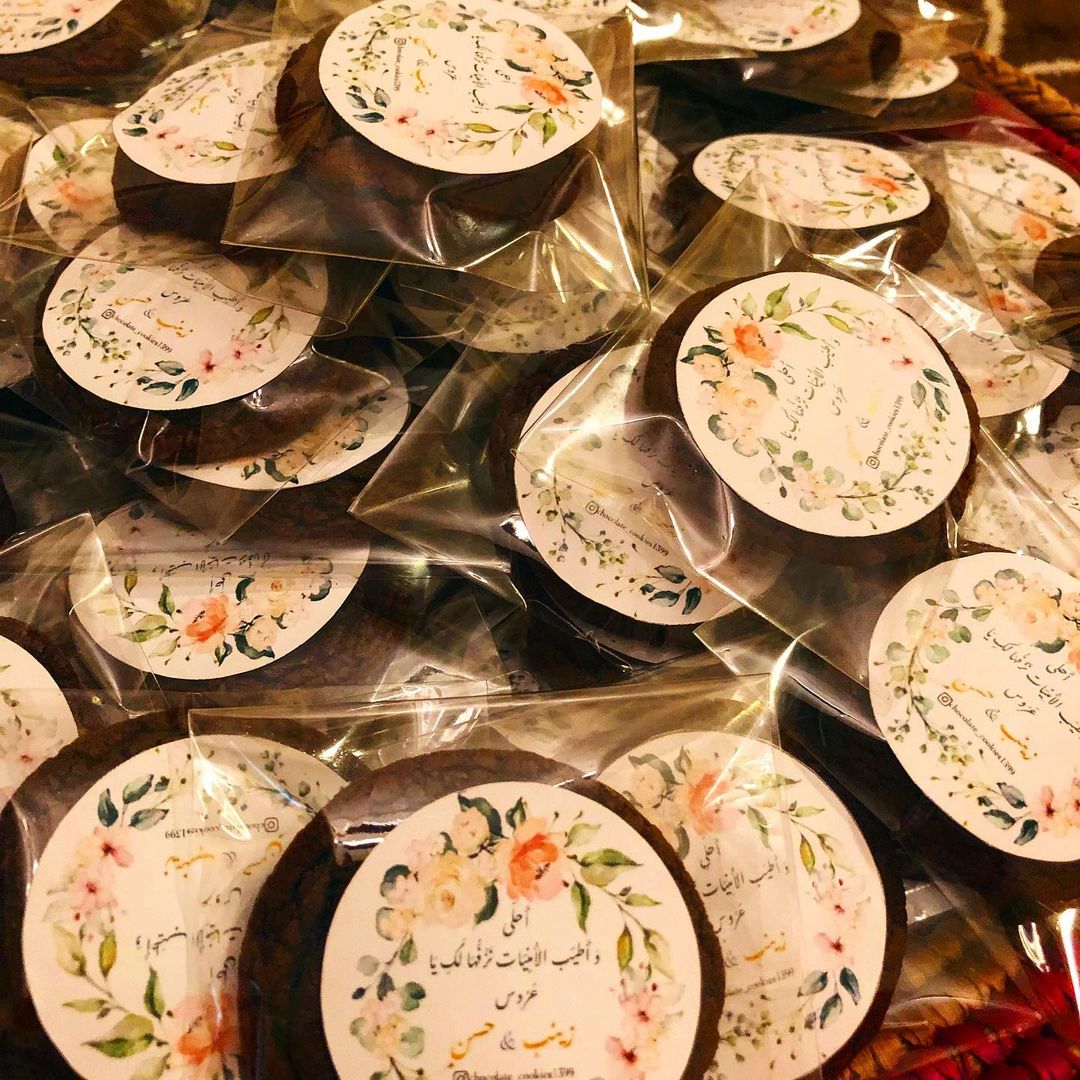. نسعد بمشاركتكم أفراحكم ❤️ . للطلب اقل كمية ٤٠ حبة ميني ب١٠٠ ريال ٢٠ حبة كبيرة ب ١٠٠ ريال
