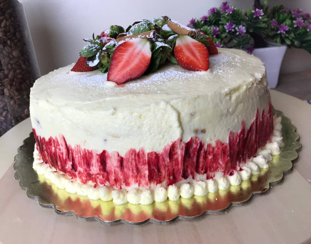 #cake #sweet #riyadhseason #riyadh #vanilla #strawberry #cranberry #كيك #حلا #حلويات #الري