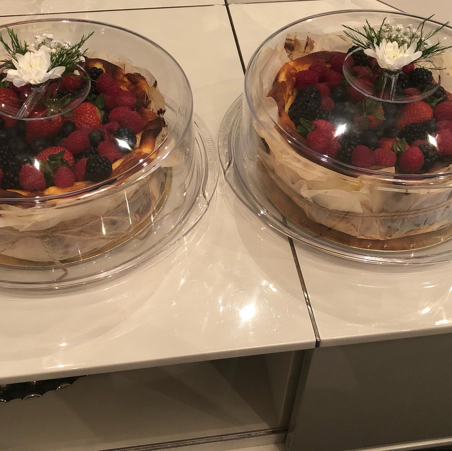 San Sebastián with berries