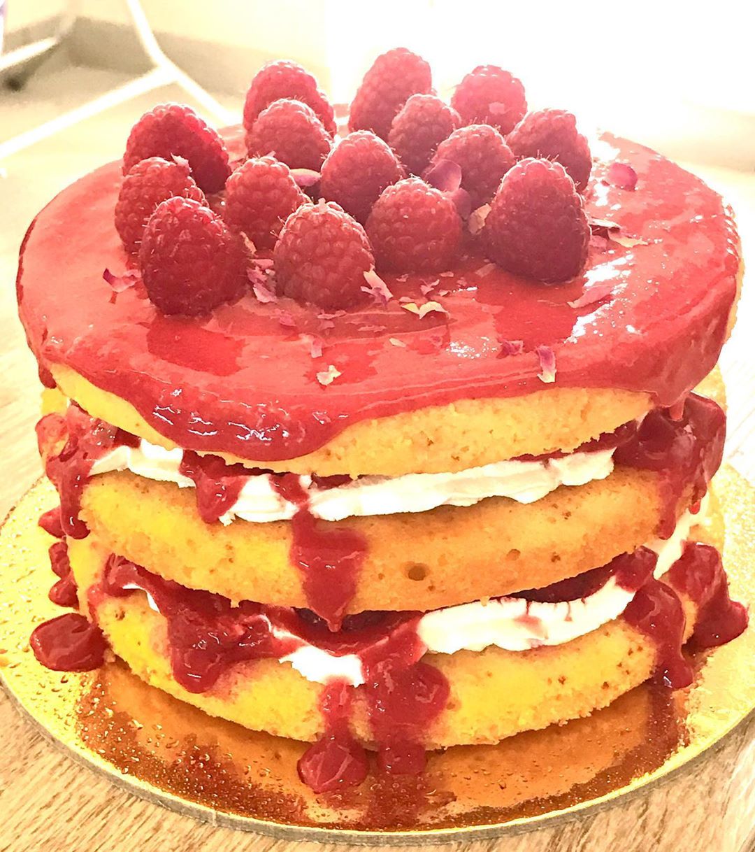 Rose Raspberries Cake كيكه الورد و التوت
