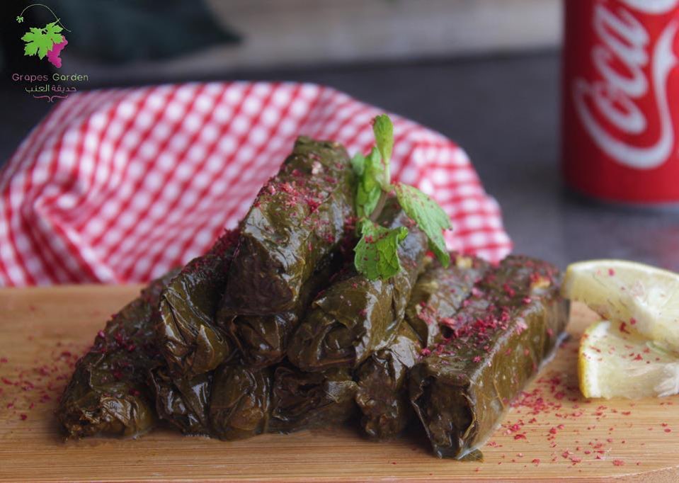 ورق عنب عادي ( بالليمون) يسعدنا توصيل الطلبات على رقم الواتس اب :