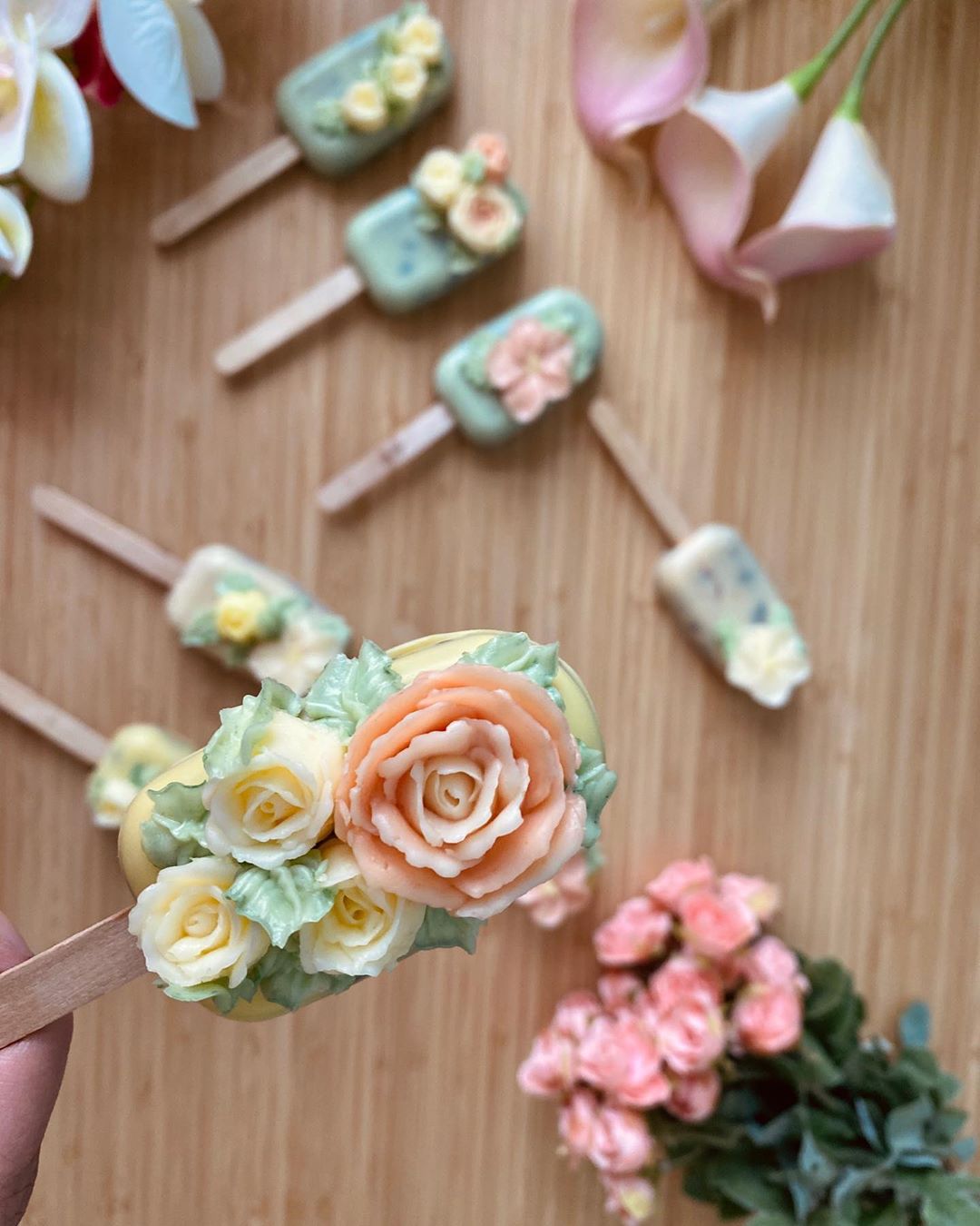 . . . #koreanflowersbuttercream #flowers #feed #foodinstagram #instafood #buttercream #flo