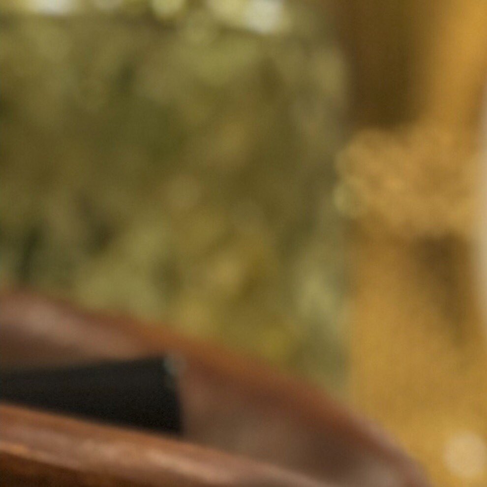 مكونات صنفنا الجديد الذيذ ✨ قالب من الشوكولاه بحشوة الكريمة مغطاة بكريمة التوت الخامسة وز