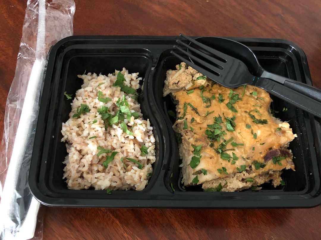 #سمك ب #الطحينة مع #رز_بني #fish w #tahini who said #healthyfood is boring . . . . . . . .