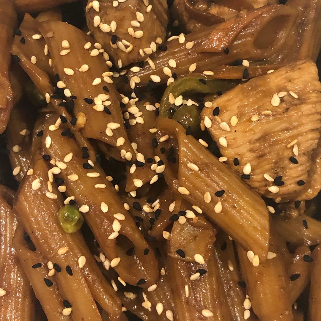 باستا بصوص #الصويا مع #دجاج ❤️ #pasta w #soysauce and #chicken . . . . . . . . . . . #اكل_