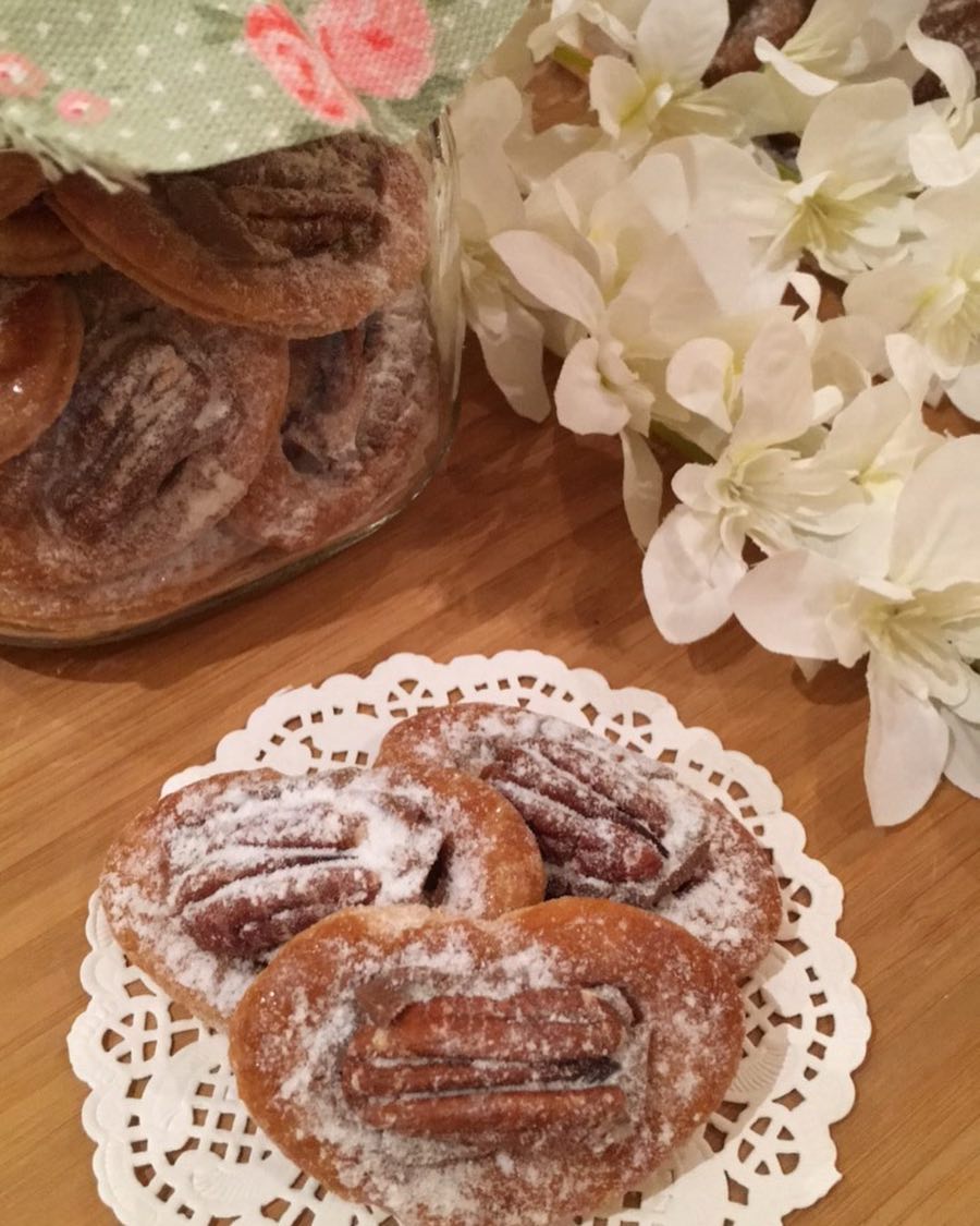 زبائننا الكرام تذوقوا معنا cranchy sweet ذو الطعم الغاية في الروعة .. . . #حلويات_منزلية#أ