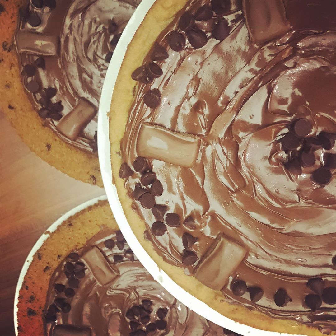 الطبق الأكثر طلباً في رمضان هنيئاً لأصحابها جرعة السعادة المكتسبة #عرض_خاص #تارت_الكوكيز #