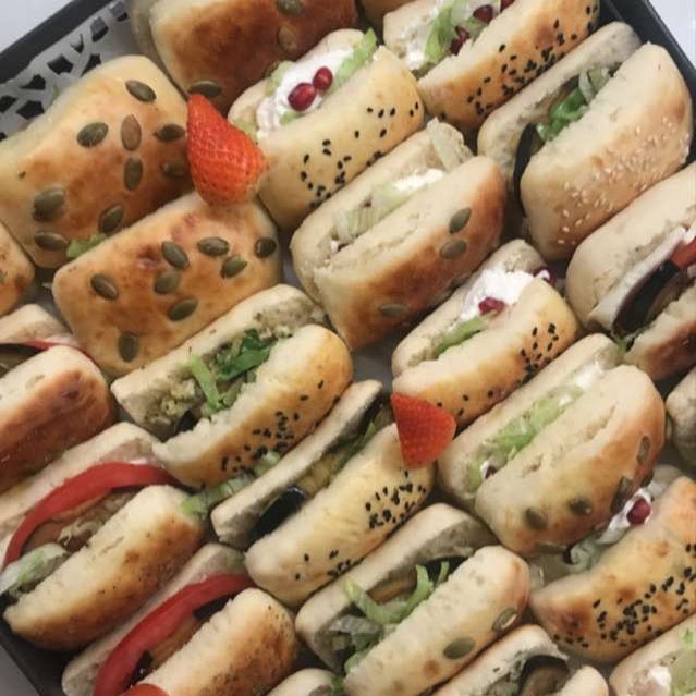 ميني ساندوش بحشواه مختلفه لطلب