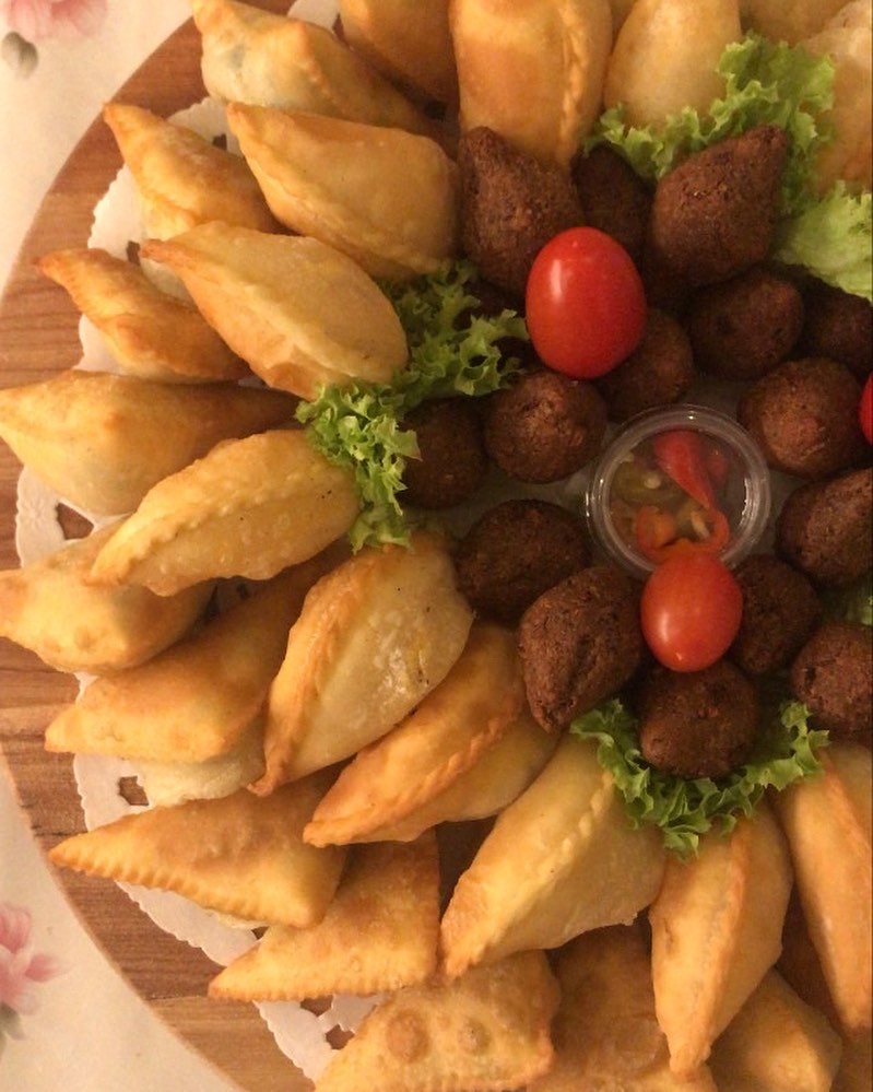 غريبه بالفستق