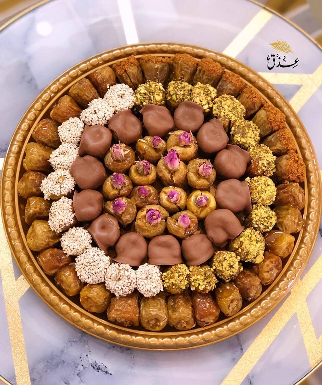 #ابها #عذق #تجمع_بنات_الجنوب #عسير #تقديمات_ضيافه #سيدات_أبها #تمر #تمور #تمور_فاخرة #توزي