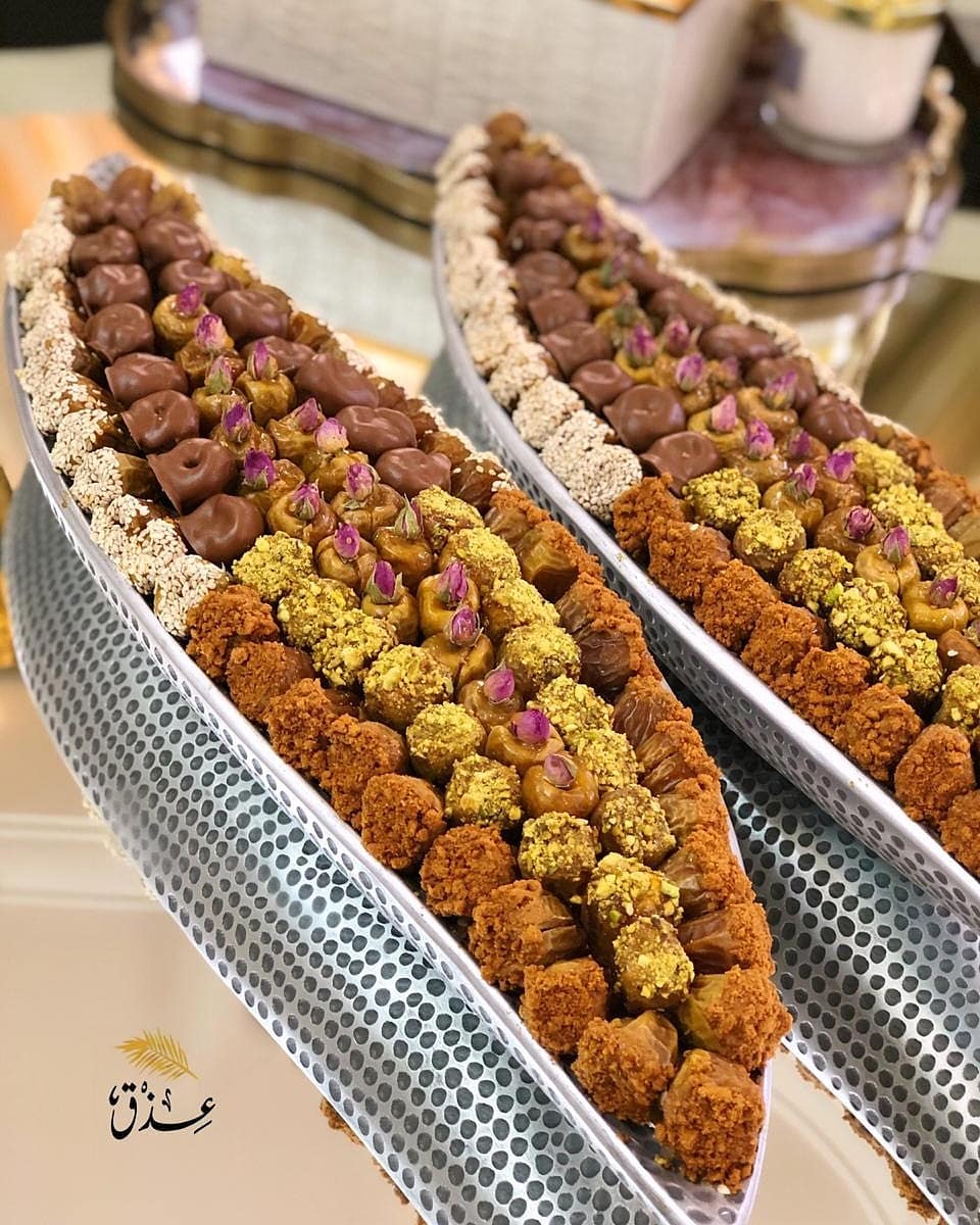#ابها #عذق #تجمع_بنات_الجنوب #عسير #تقديمات_ضيافه #سيدات_أبها #تمر #تمور #تمور_فاخرة #توزي