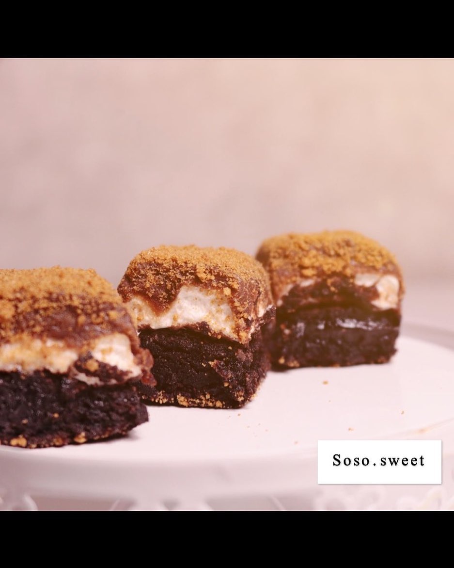 براونيز بالمارشميلو بوكس يحتوي على ٤٩ قطعه ب٩٥ ريال #تاجرات_الرياض #sosokt10 #soso_sweet19