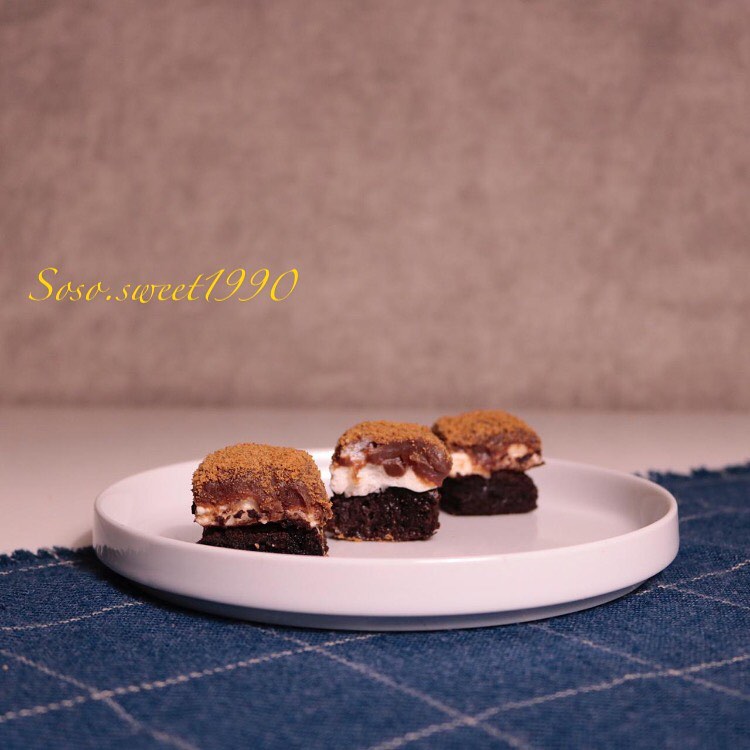 براونيز بالمارشميلو من تصوير المبدعه #تاجرات_الرياض #sosokt10 #soso_sweet1990 #نابلسية_بال