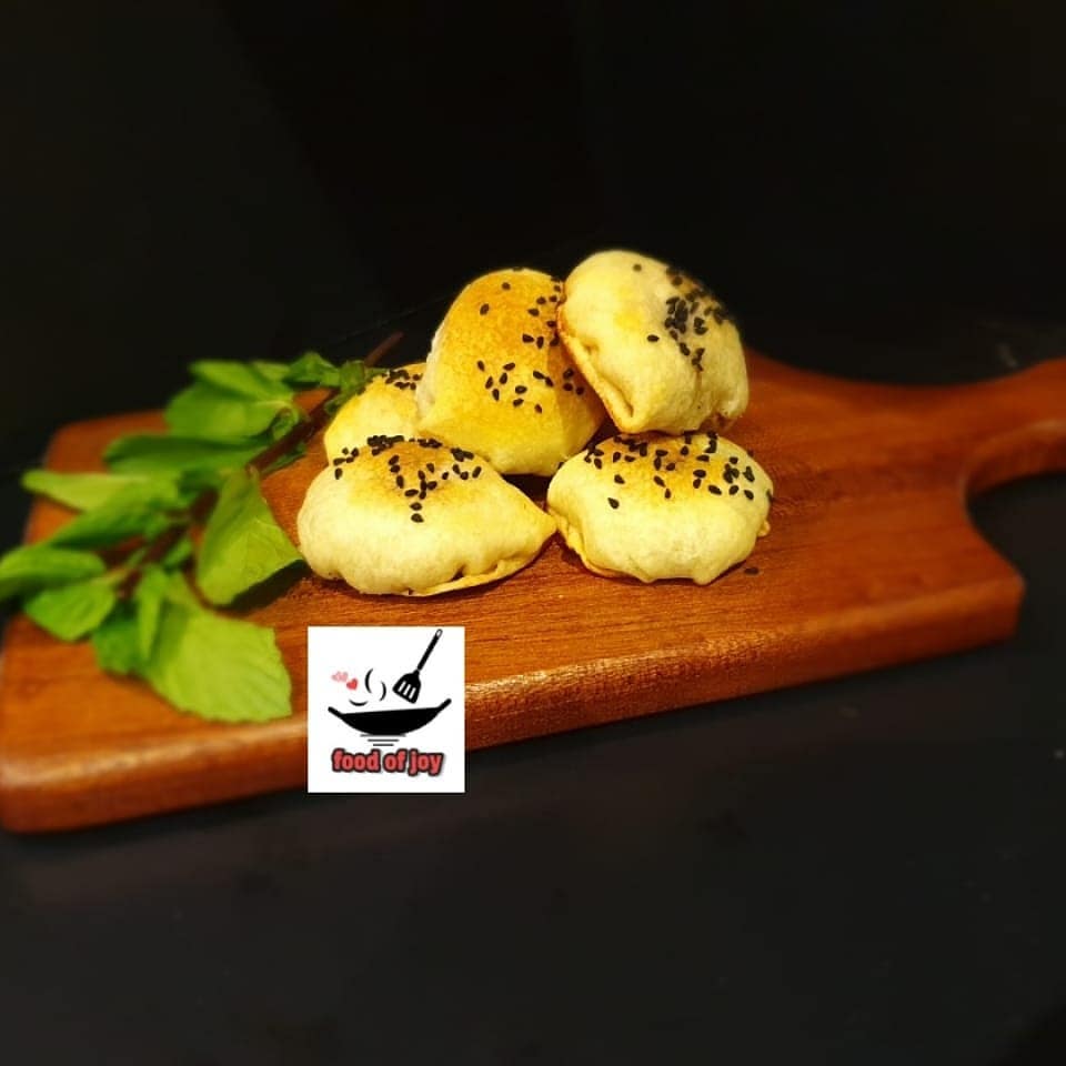 يغمش بالجبنه الفرنسية.....