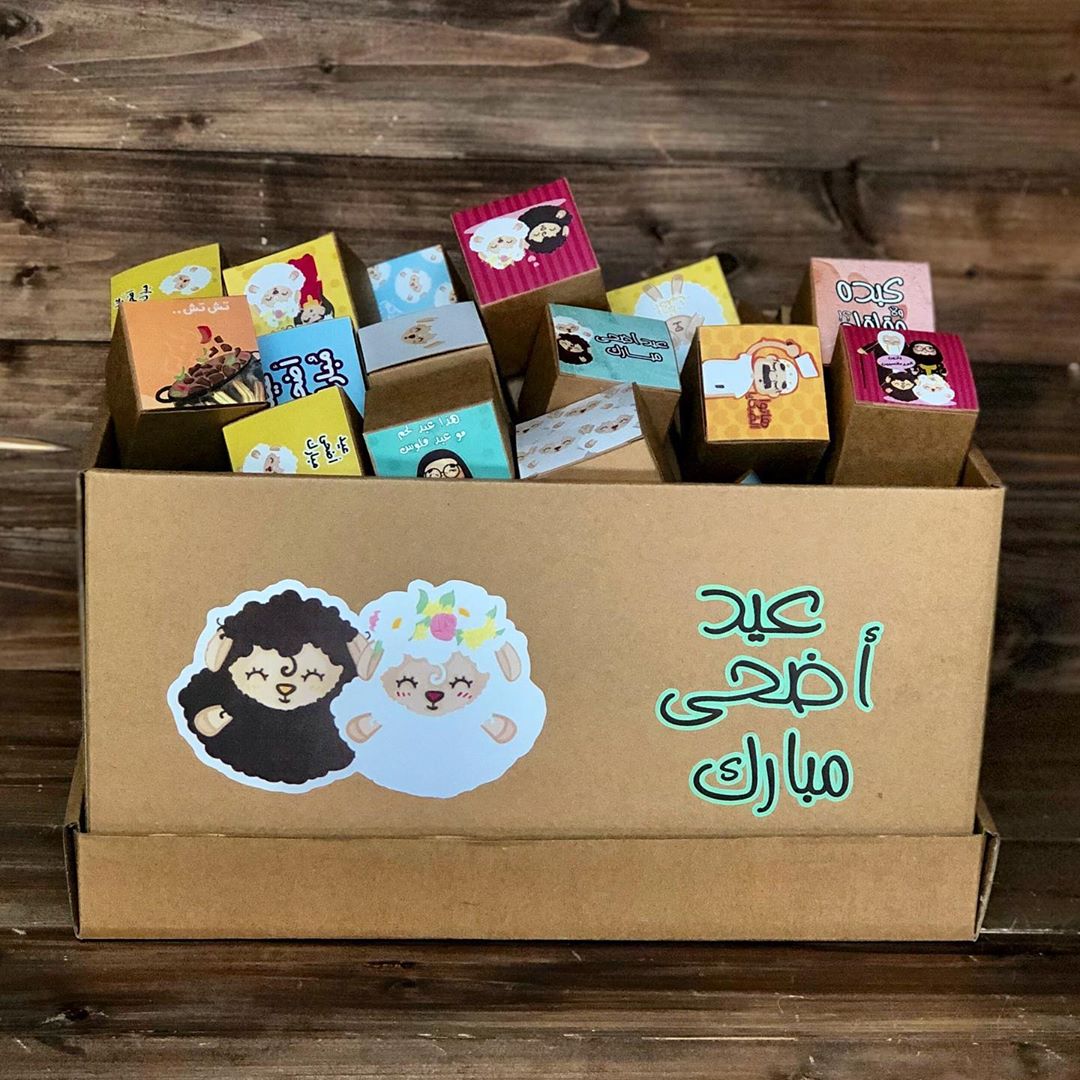 ٥٠ ميني بوكس في صندوق كبير جميل شامل التغليف وكرت مرفق ٣٠٠ ريال تفاصيل التغليف موجوده بالس