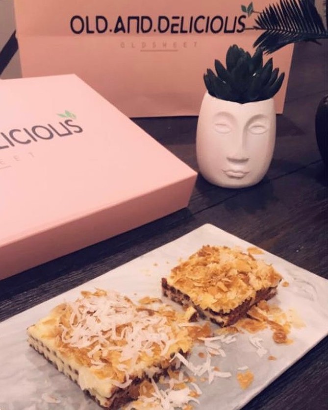 . حلى ( old.and.delicious ) البوكس يكفي من ٦ الى ٨ اشخاص ٩٥ريال . . #حلى_التمر #صوص_حلا #ح