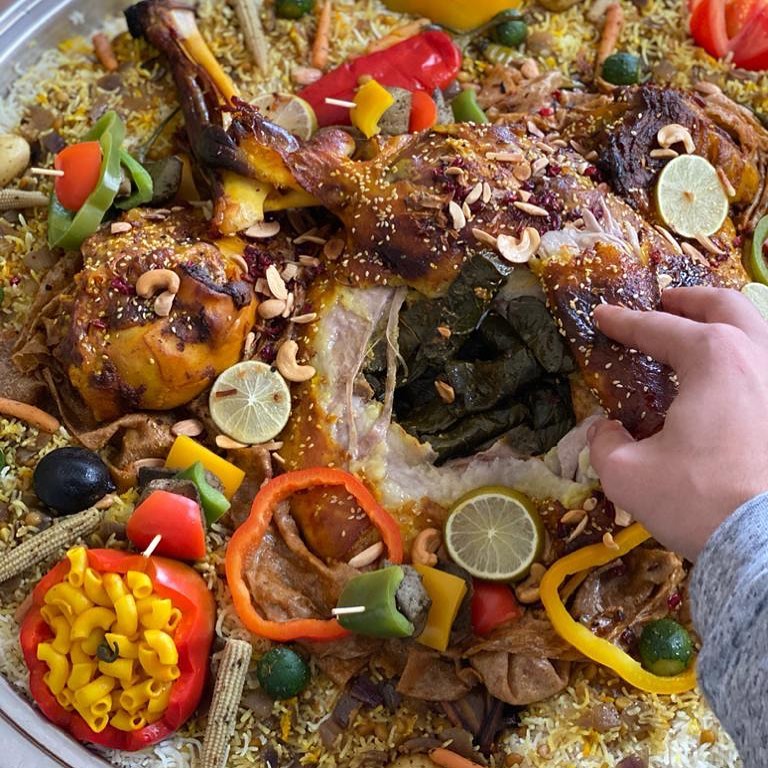ربع نعيمي محشي ورق عنب بدبس الرمان