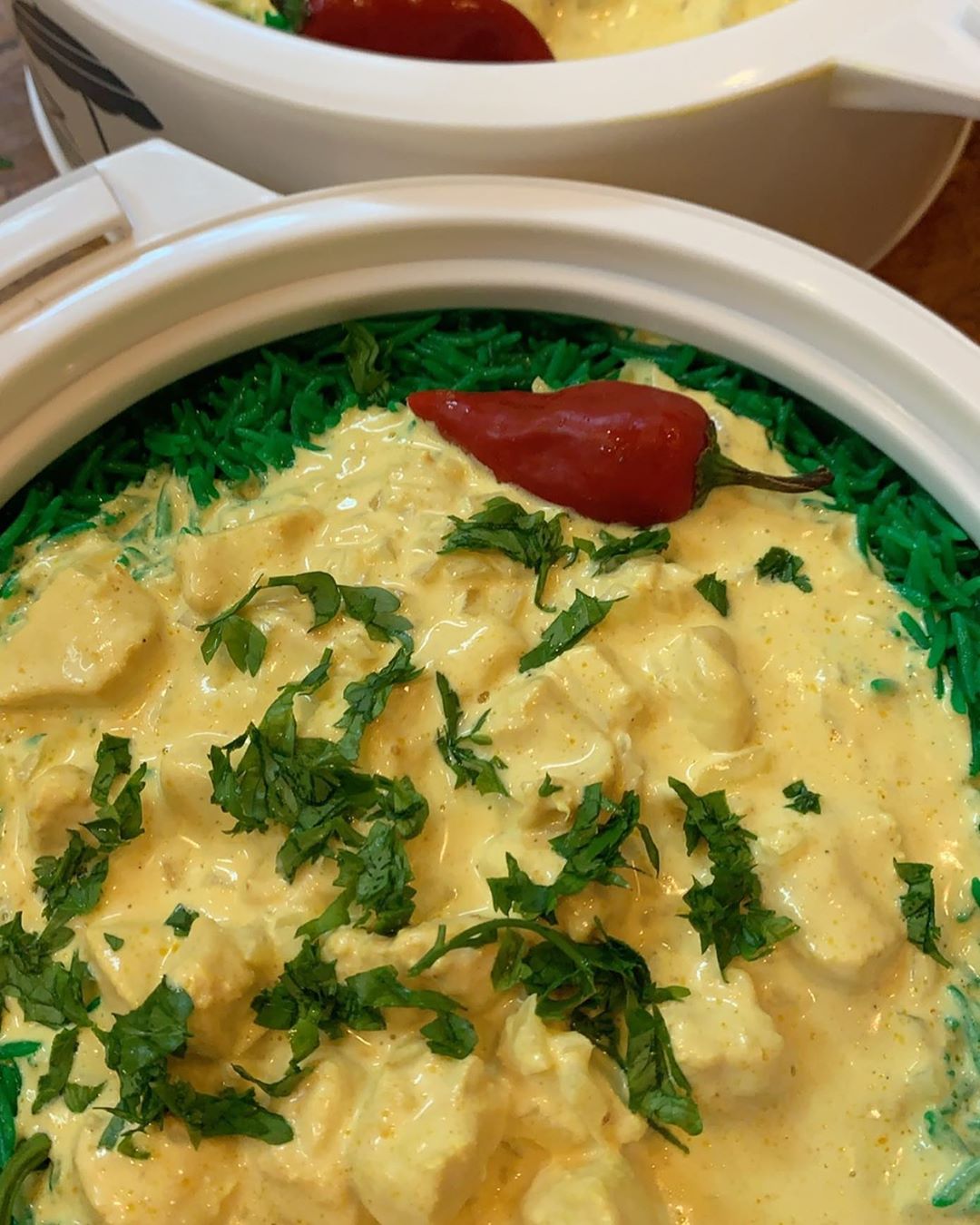 رز اخضر مع الدجاج بالكريمه...