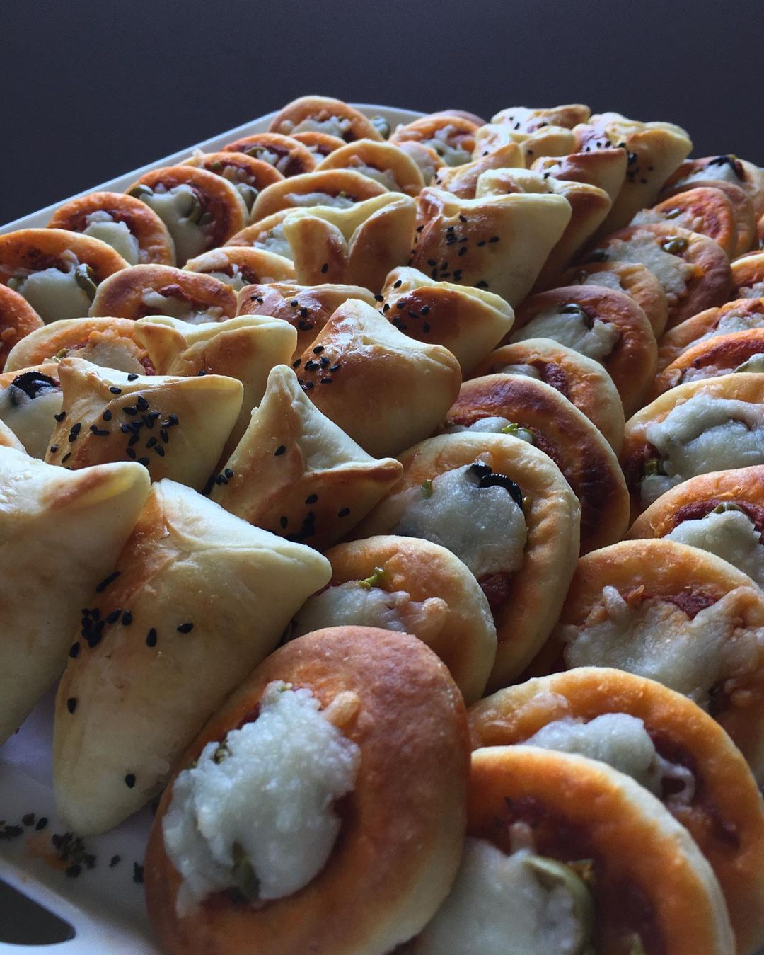 . . ❤️❤️ ،،. . .معجنات مشكلة . . للطلبات: الارسال على الدايركت ، أو واتساب : #yummy#bakery
