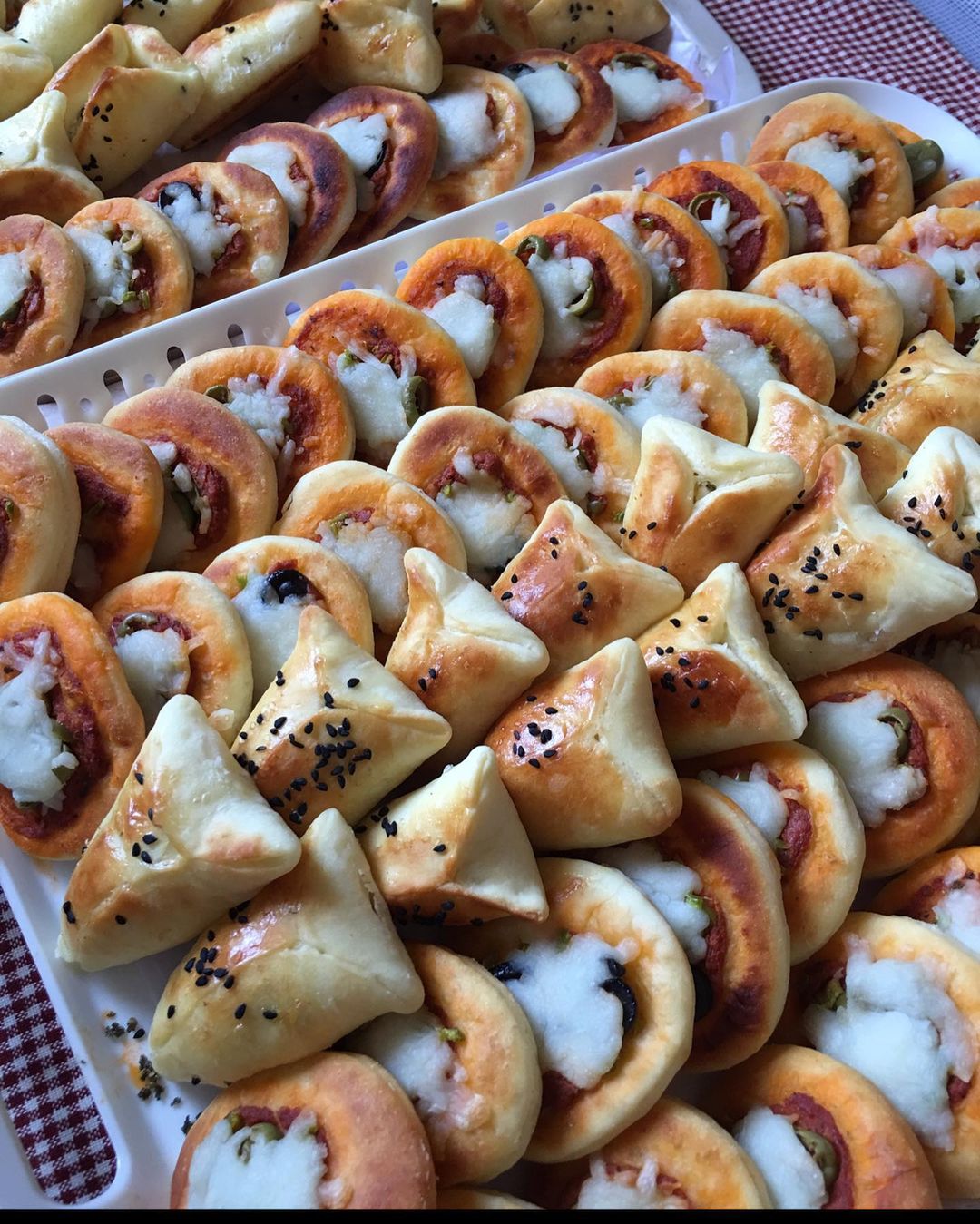 . . ❤️❤️ ،،. . .معجنات مشكلة . . للطلبات: الارسال على الدايركت ، أو واتساب : #yummy#bakery