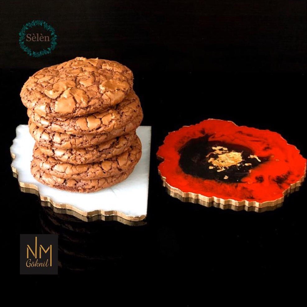 Love is in the air .... A special gift combination for your special one Chocolate cookies