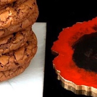 Love is in the air .... A special gift combination for your special one Chocolate cookies