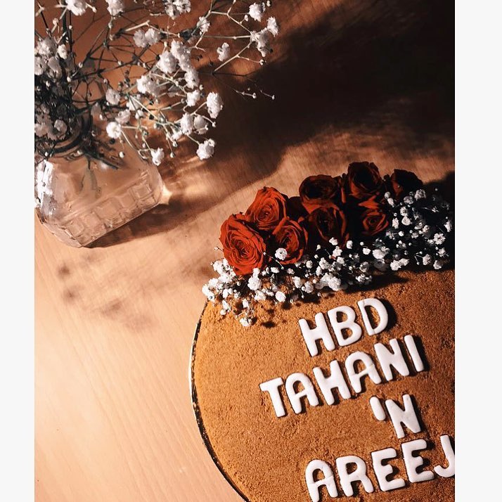 ‏حُب‌ صديقاتي أطهر حُب ‌أنخلق ‌ب‍ِين‌ عتمة هالْحيَاه❤️.