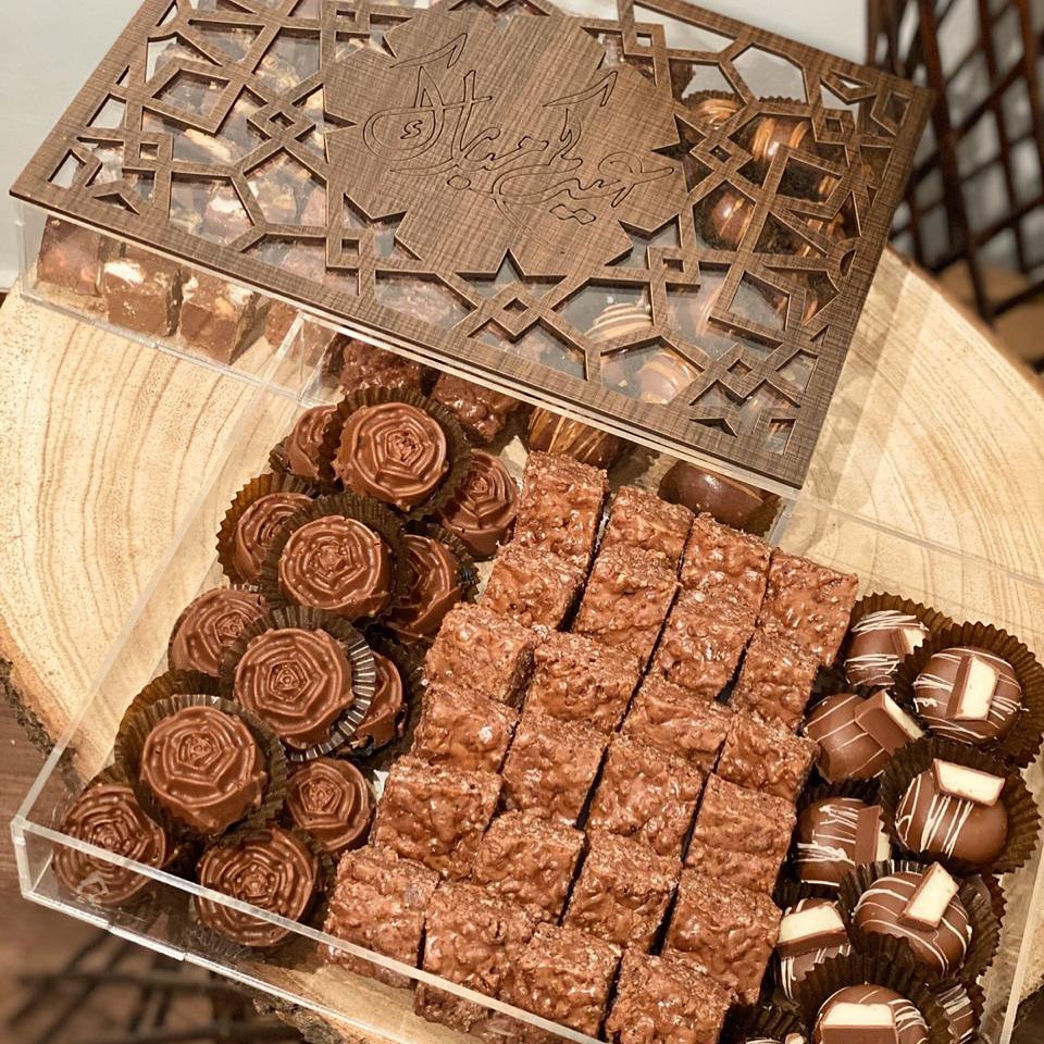 بوكس إيكريلك 20*30 cm السعر: ٣٠٠ ريال