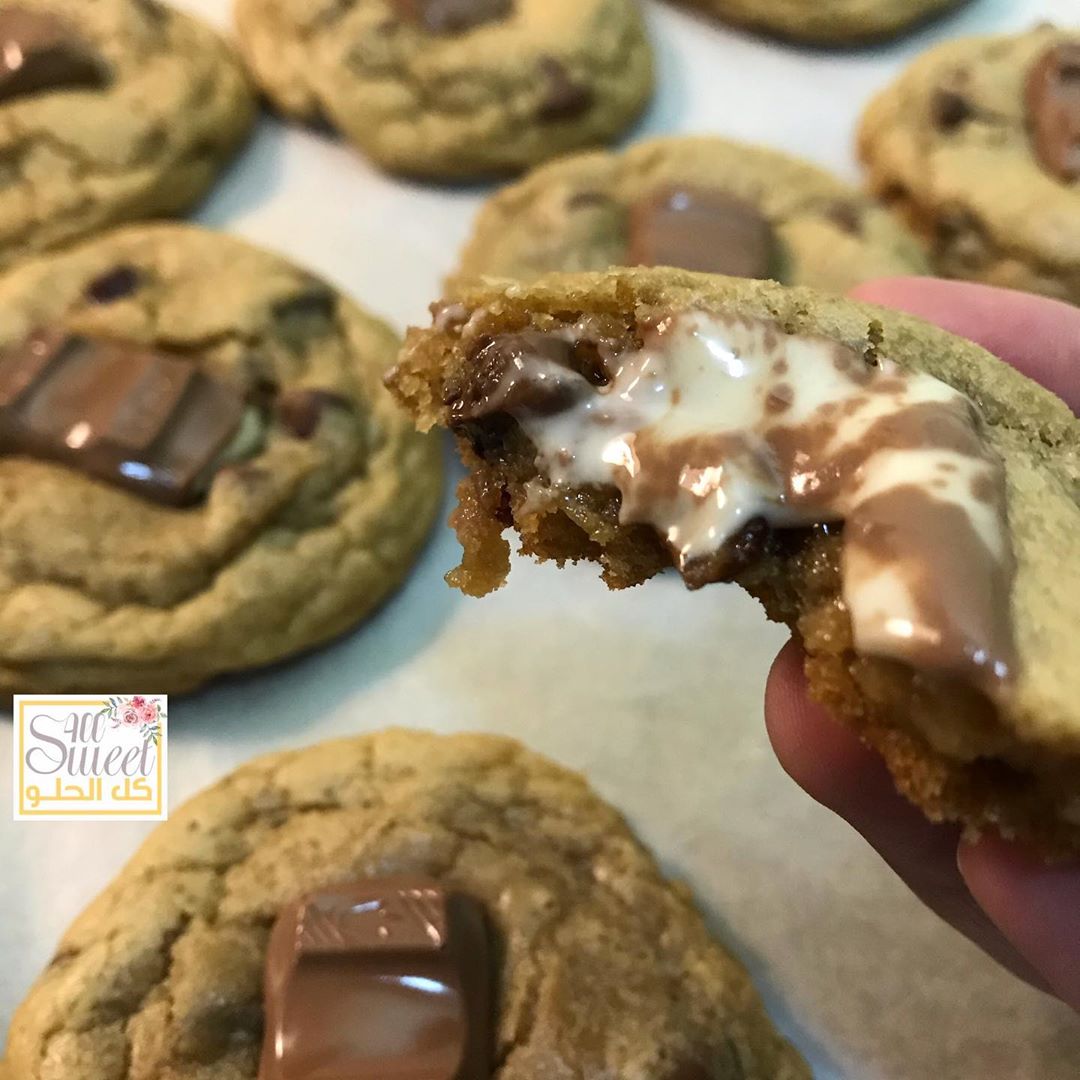 . ماودك تحلي بالكوكيز والكندر ؟ . #مين_قال_دايت#دايت #كوكيز #chocolate #تشوكلت #كوكيز_محشي