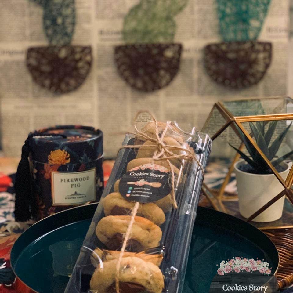 منتجاتنا اسم المنتج كوكيز بوكس وصفه حجمها وسط 9 حبات سعره ٣٥ ريال #cookies #riyadhseason #