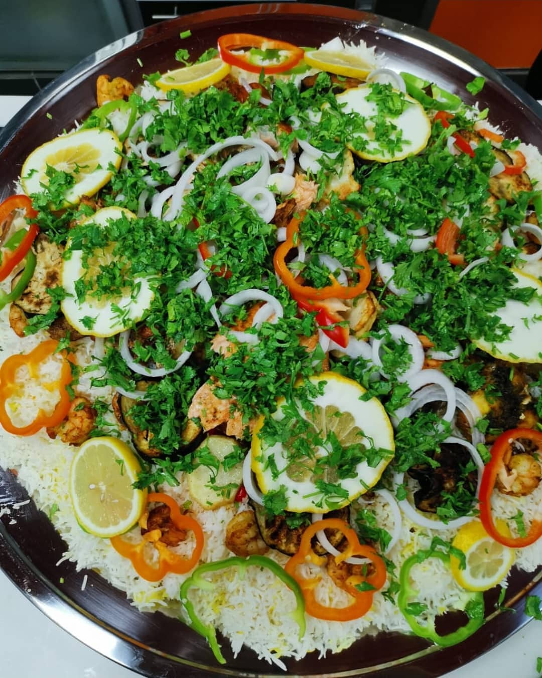 مقلوبة دجاج مع الاخضار نفر