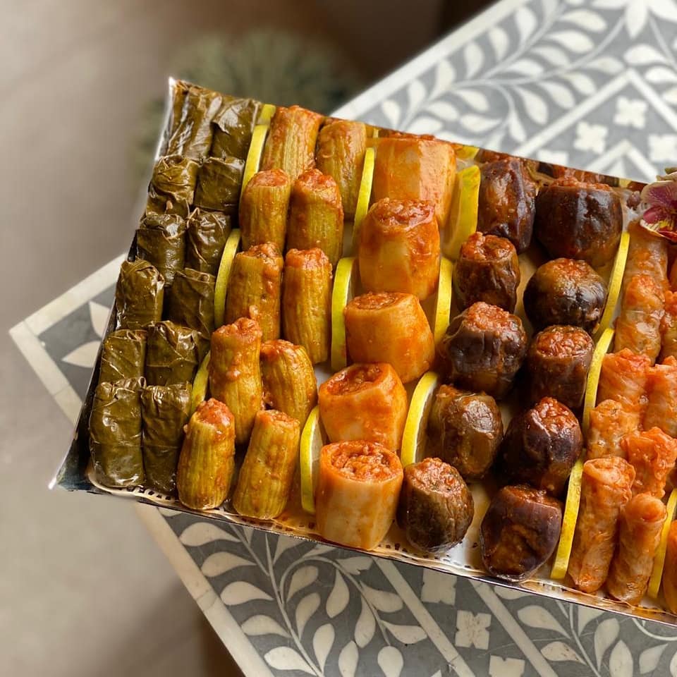 اتوقع اوضح من كذا مافيه حجم الكوسه والبطاطس نفس طول حبة ورق العنب ..ماتخيلون كيف متعب شغل
