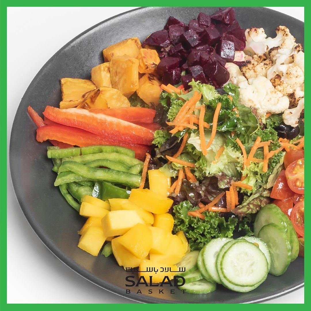 Pick of two leaf vegetable and six‭ ‬toppings except premium item and one dressing #MAKE_Y