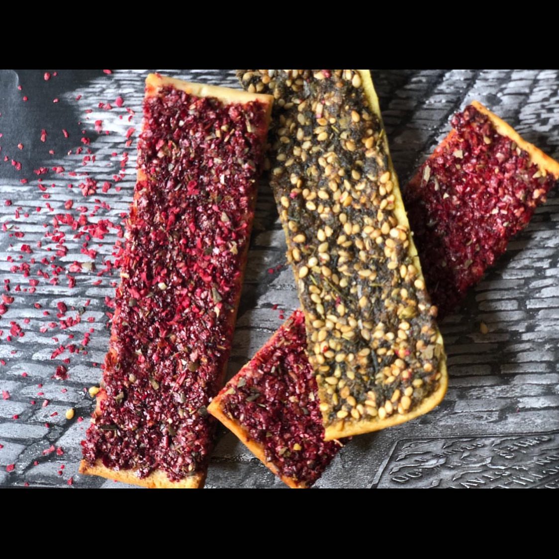 زعتر ولا سماق ؟ Zaatar Or Summak ‎‏#food #foodie #food_photography #yummy #crackers #delic