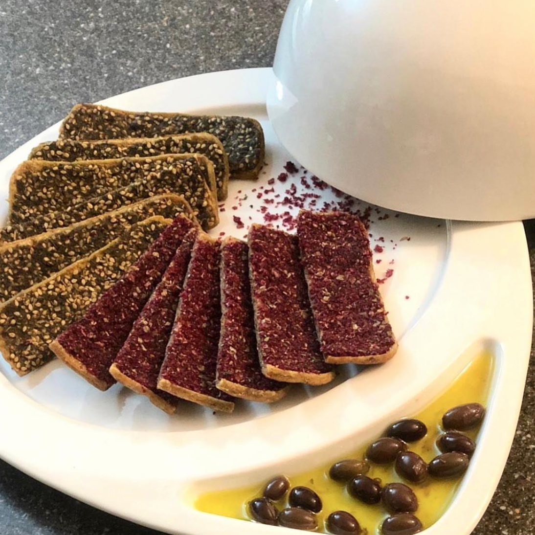 Free time snack #food #foodie #instafood #foodphotography #yummy #crackers #delicious #ins