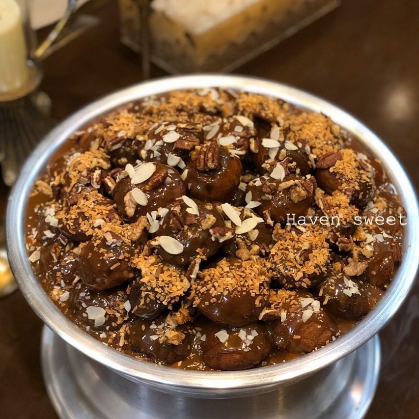 جديدنا؛ سخان ميني كيك التمر بالمكسرات وصوص الكراميل والتوفي، هش وطري ولذييذ