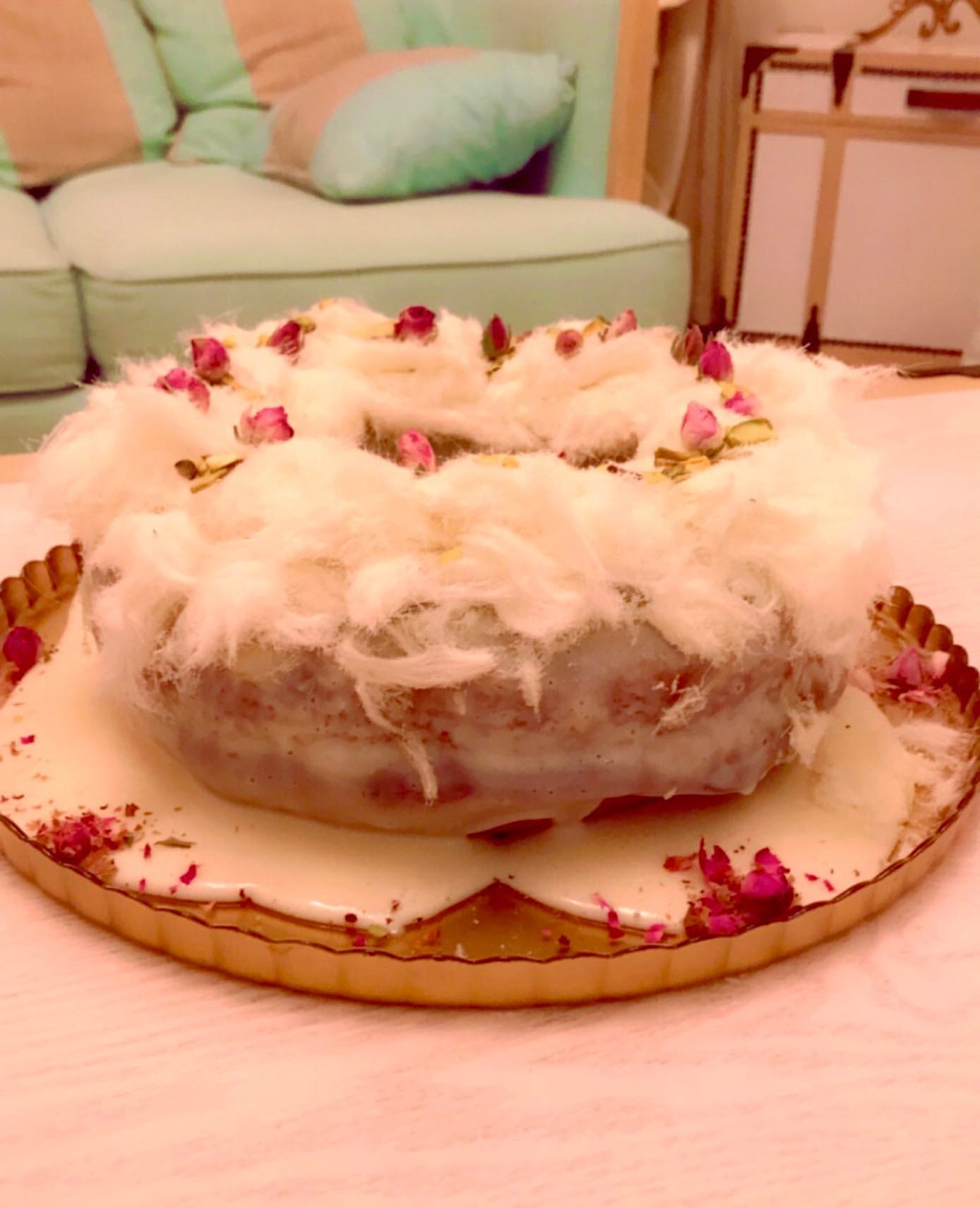 ‏Pistachio rose cake كيكة اللذاااذه والطعااامه والحنيييه #كيكه #كيكات #كورونا #الرياض_الآن