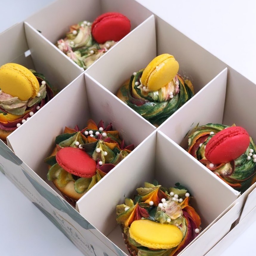 cupcakes #cupcakes #yellow #pink #green #dessert #sweet #sweets #cake #chocolate #khobar #