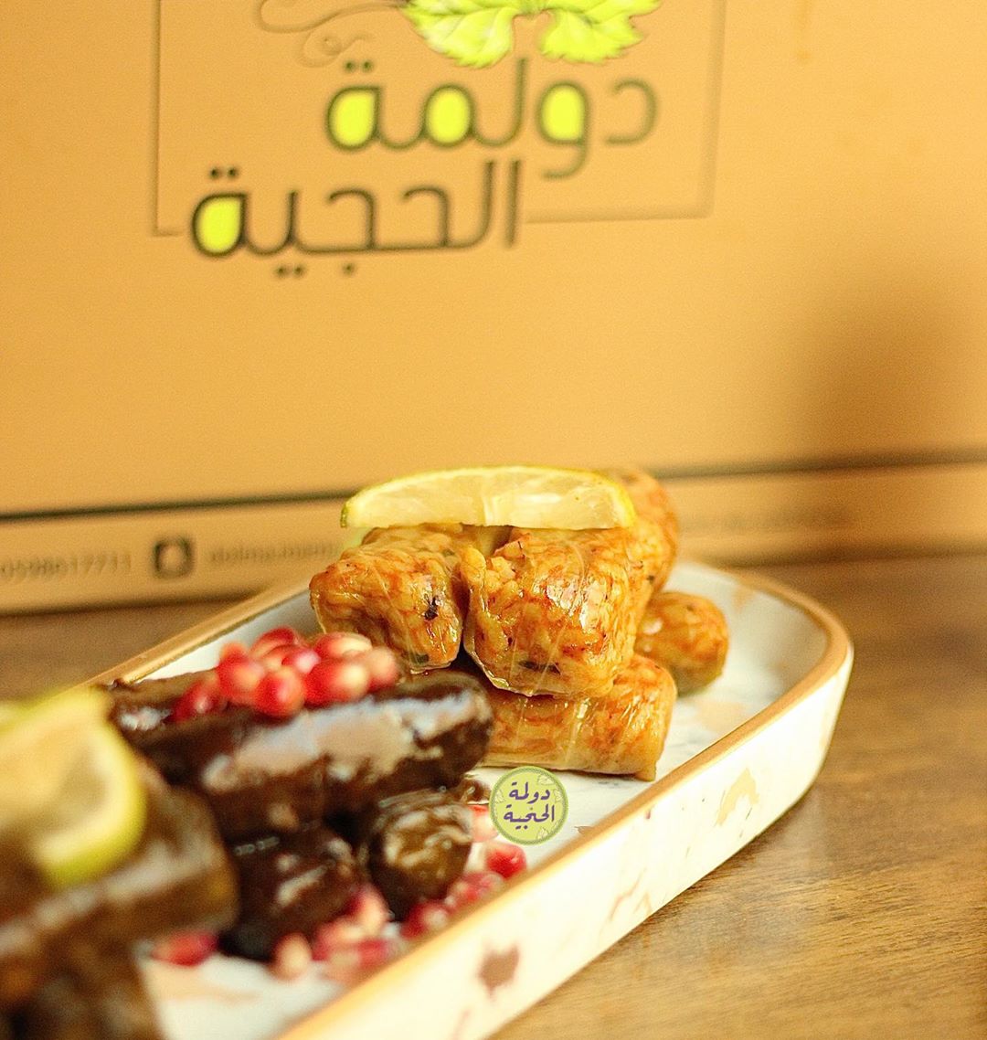 للطلب والتوصيل التواصل على الواتس اب