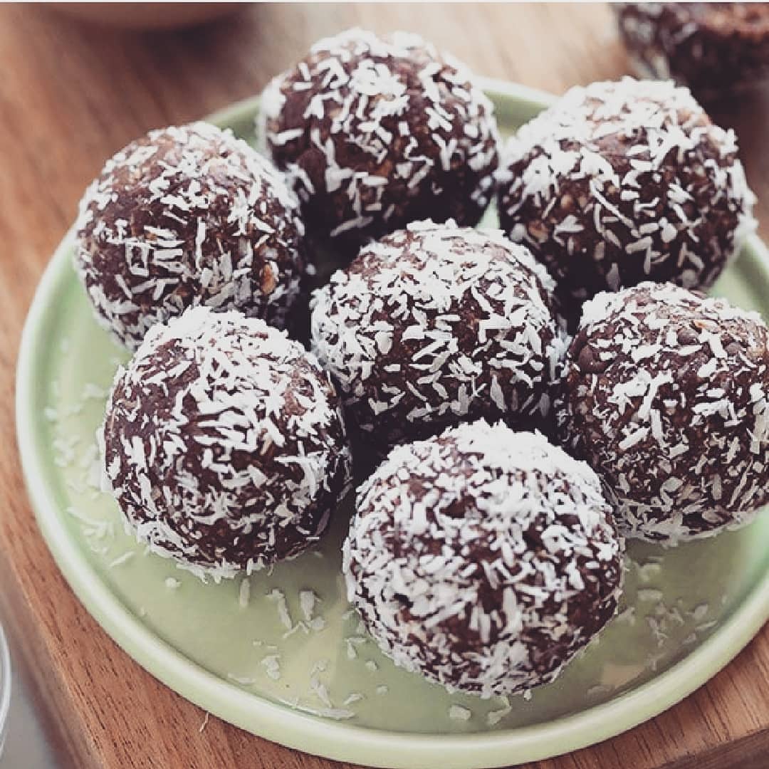 Energy balls with coconut