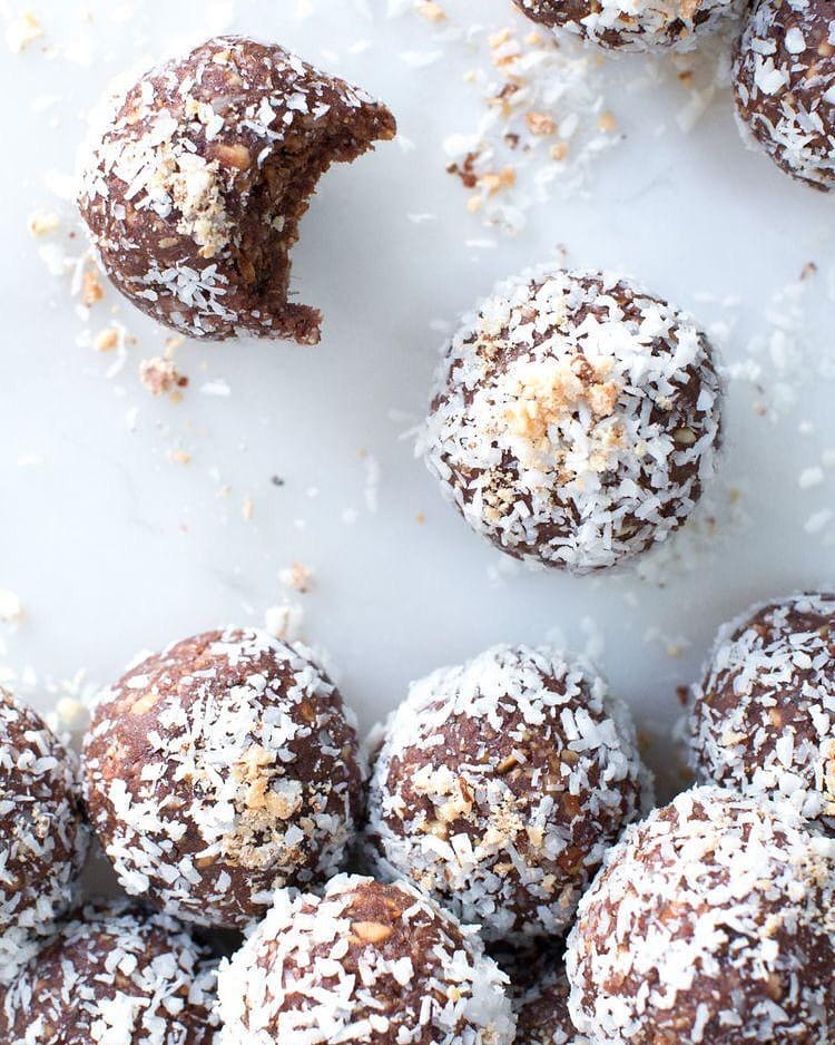 Energy Balls with coconut