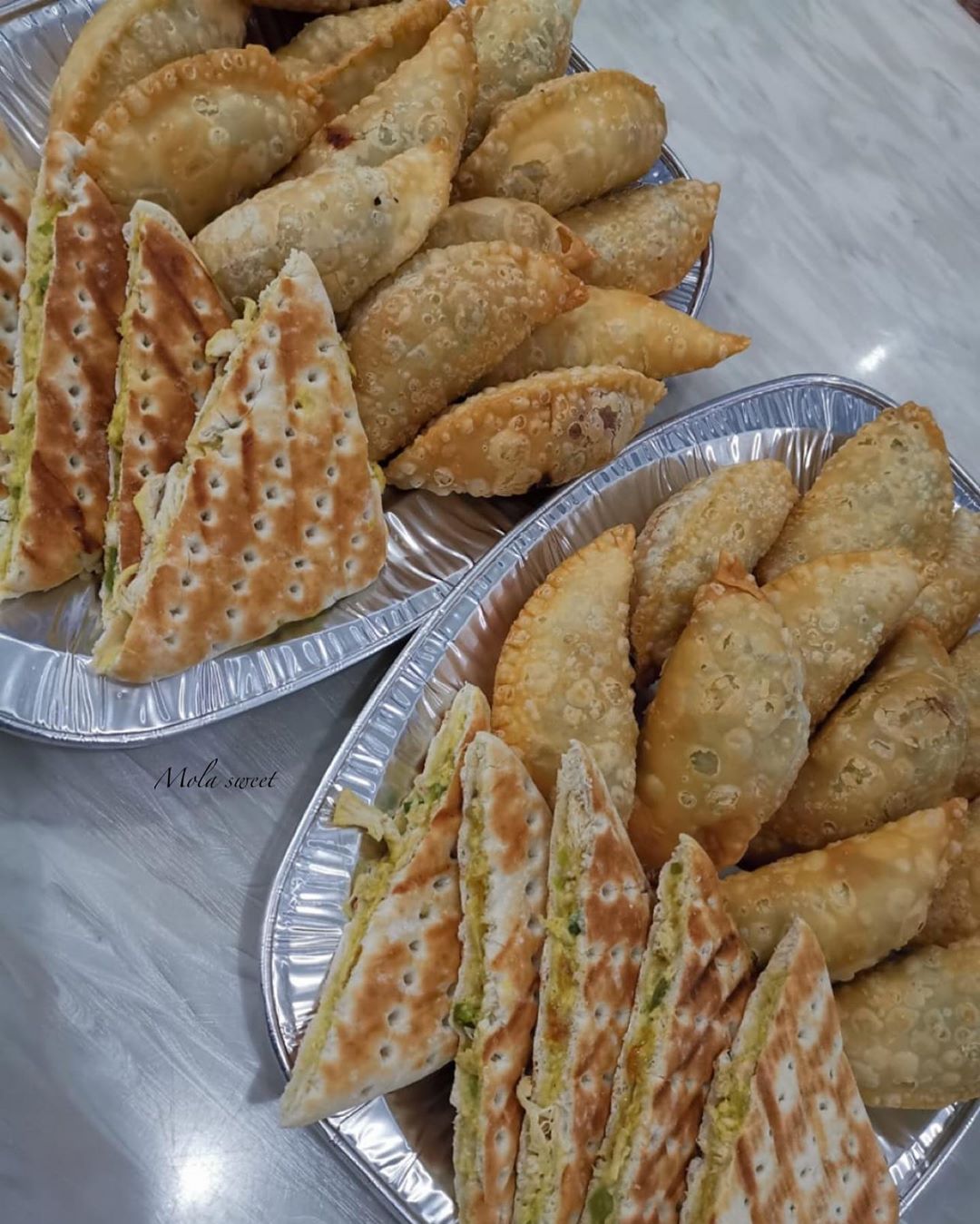 طلبيه عميله سمبوسة بف وساندويشات توست بالدجاج والخضار والجبن .. صحتين وعافيه . . . . . . .