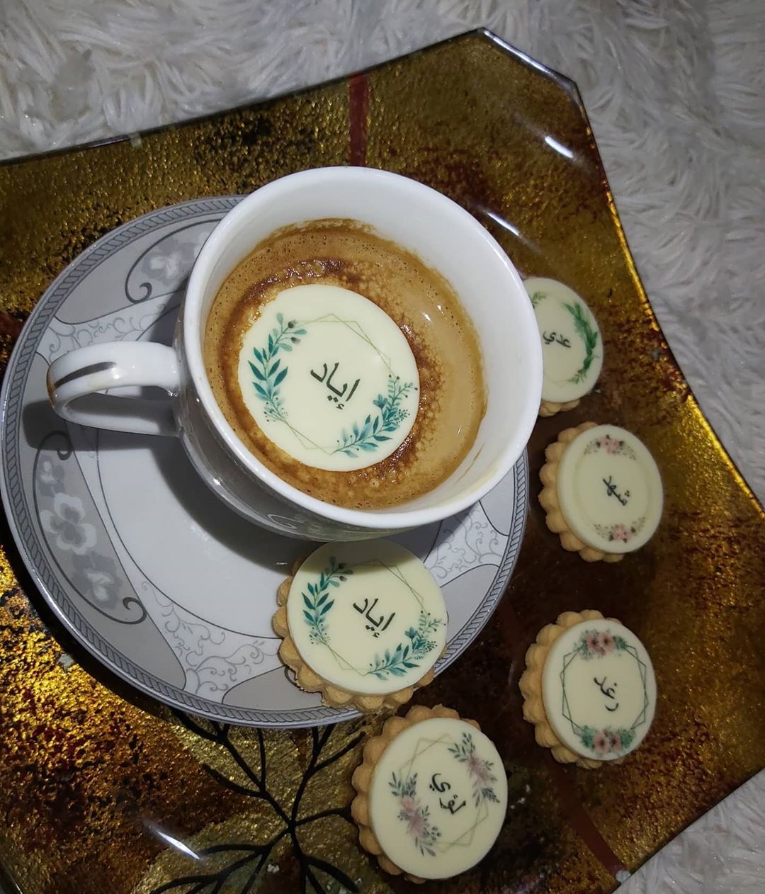 جديدنا شرايح شوكلت للعصير والكابتشينو مع طباعه مختلف الثيمات .. وكوكيز مع شوكلت #كوكيز #كو